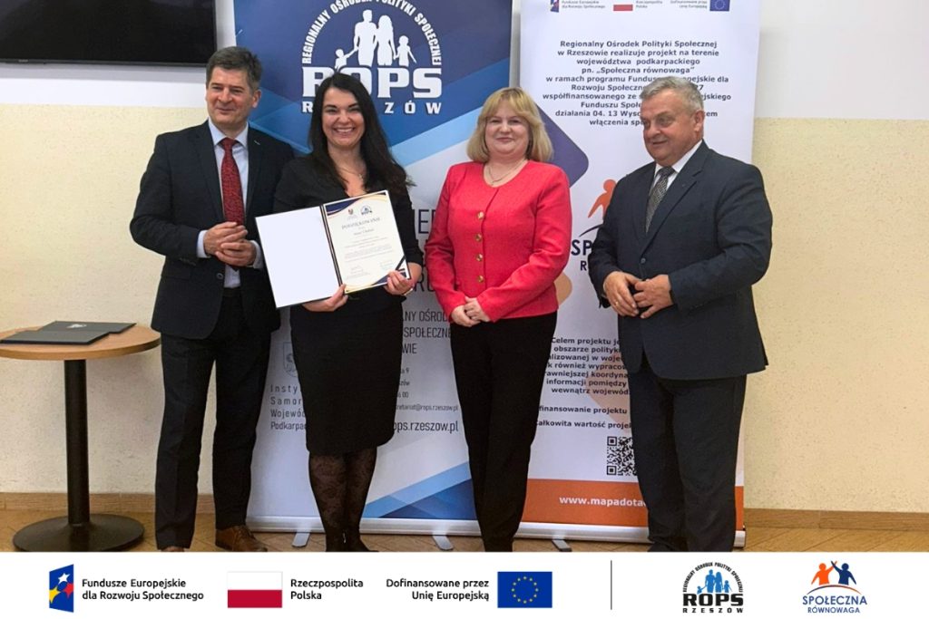 Zdjęcie po podpisaniu dokuementu