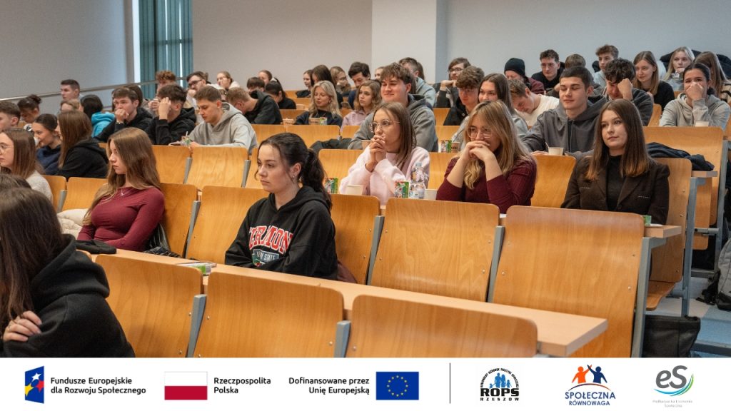 Aula pełna słuchaczy