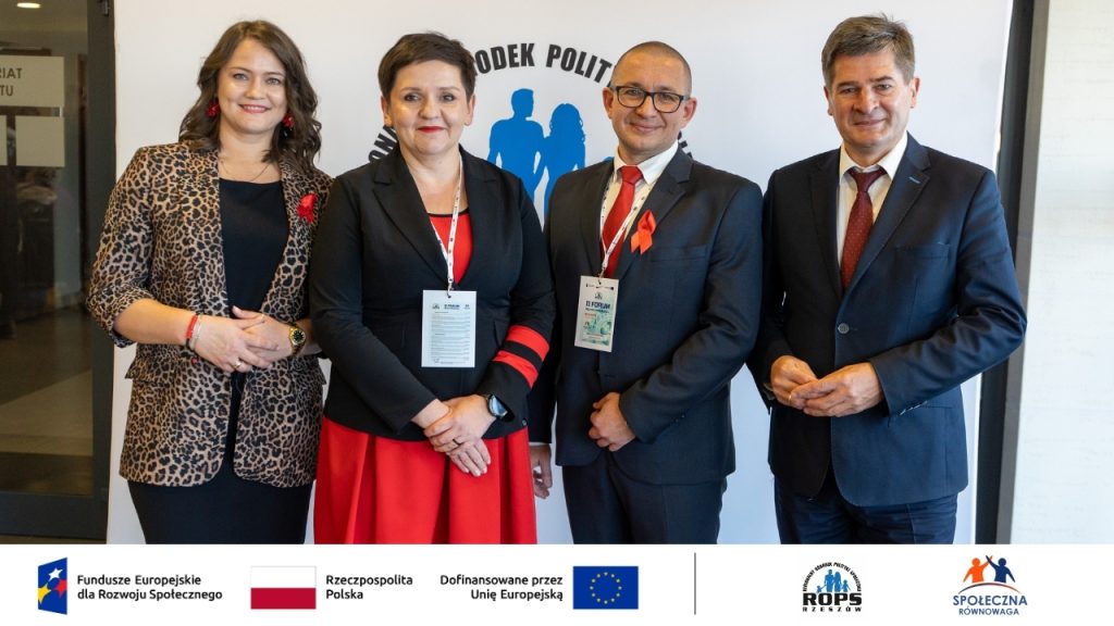 Zdjęcie ludzi pozujących do zdjęcia