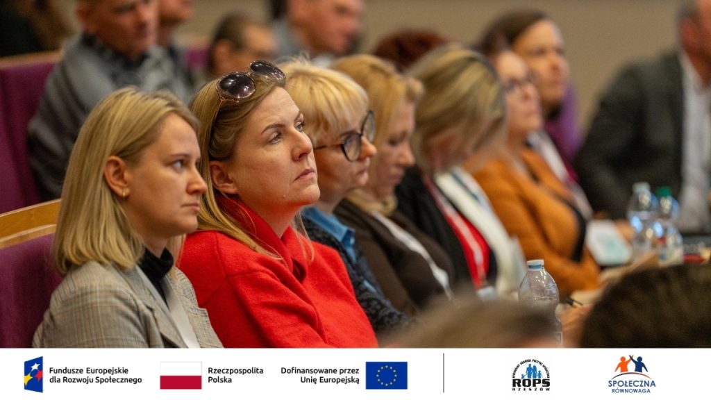 Zdjęcie ludzi na spotkaniu