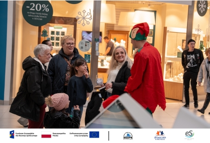 Elf rozmawiający z rodziną